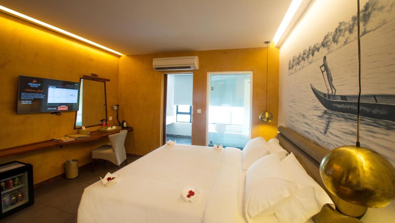 פנום פן Almond Hotel Bassac River מראה חיצוני תמונה