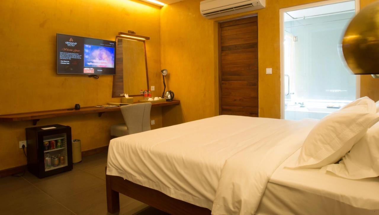 פנום פן Almond Hotel Bassac River מראה חיצוני תמונה
